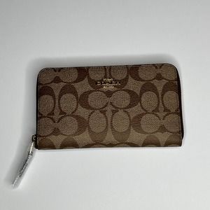 Coach Medium Zipper Wallet in Signature Canvas, New!